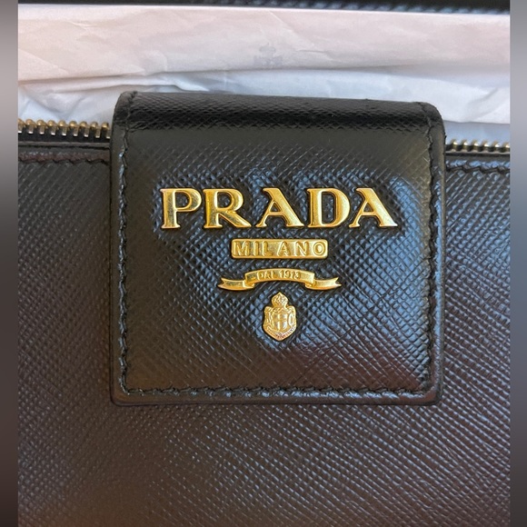 🔥NEW🔥 Prada Wallet - Picture 4 of 11